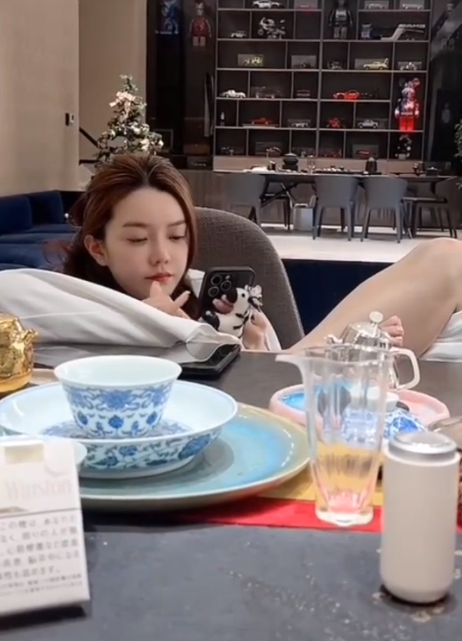 这算是过上日子了，崔阿扎下厨做家常菜，天佑早知她喜欢自己(图4)