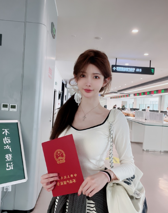 没钱谈什么恋爱？王羽杉重回斗鱼直播，直言看上的男人都是“穷卵”(图4)