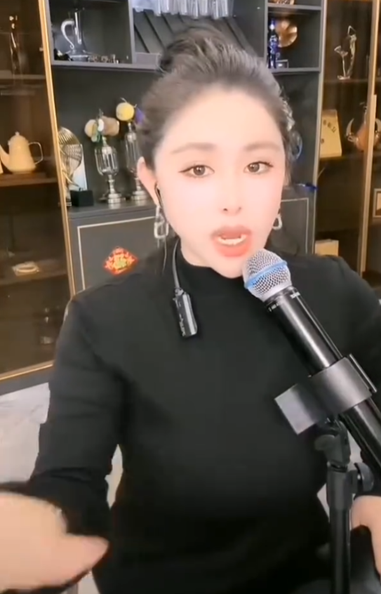 女徒扎心“漂流嫂”，张二嫂破防合同限制！雷少怒怼刘二狗，你小子就叫嚣行(图1)