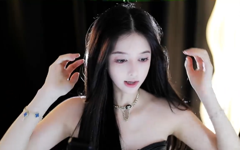 感谢直播拯救了我！女主播从小干脏活，做主播首月买4万块的包(图6)