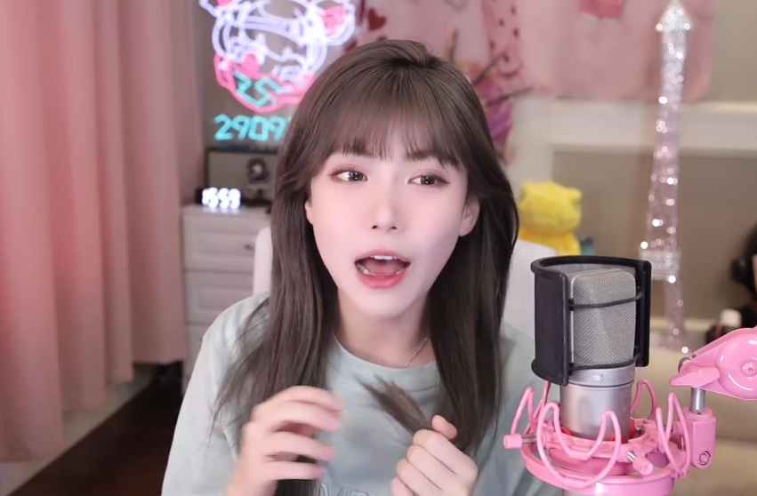 凭我长相身材如果陪老板，周榜随便几百万，周淑怡硬气回怼黑粉(图2)