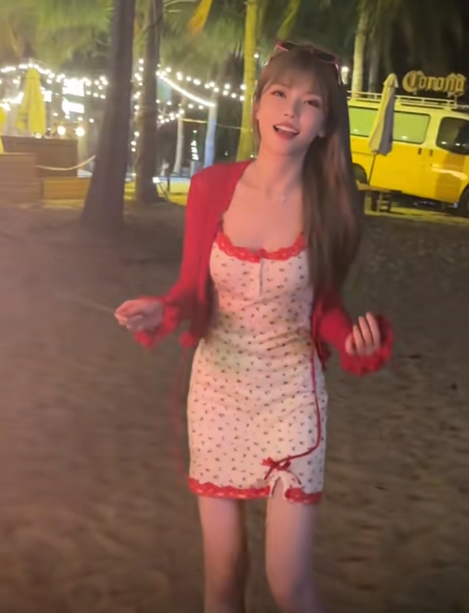 凭我长相身材如果陪老板，周榜随便几百万，周淑怡硬气回怼黑粉(图6)