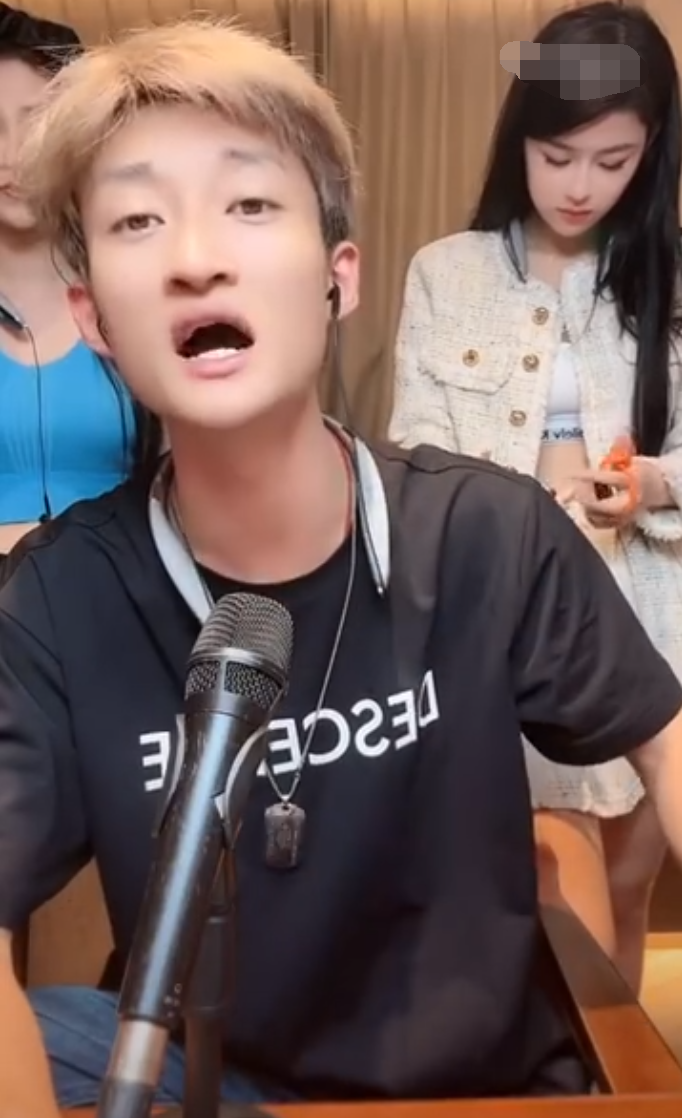 粉丝流失严重，祁天道承认人气不如以前，刘二狗致歉老狗，主要干小胖顺带说你两句(图2)