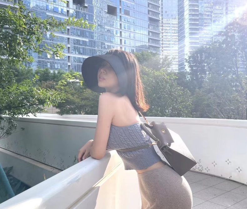 女主播自信身材比拼，能与米娜五五开？网友：大归大魅惑不足(图6)