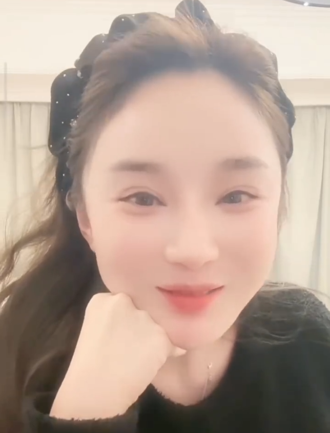 仙洋翻出8年前经典视频喊话粉丝，沈曼维护老二，是我配不上人家(图6)