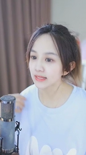 郭美美又“作妖”？直播间卖“泰国娃娃”被封，饭思思停播真相曝光！合约到期(图5)