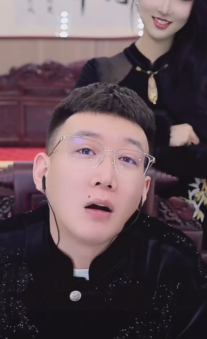 牌牌琦放话蒙圈妹：不续约就雪藏！小白龙情怀首秀，已加入十一公会？(图5)