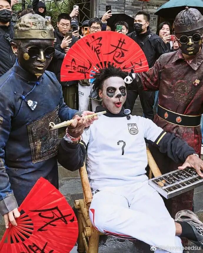 甲亢哥发文表白中国“谢谢你”!牌牌琦露脸直播玩游戏被粉丝带节奏(图4)