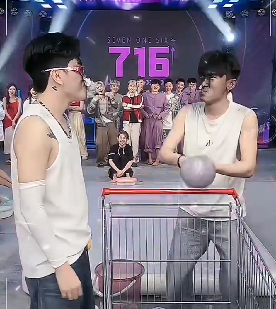 甲亢哥发文表白中国“谢谢你”!牌牌琦露脸直播玩游戏被粉丝带节奏(图7)