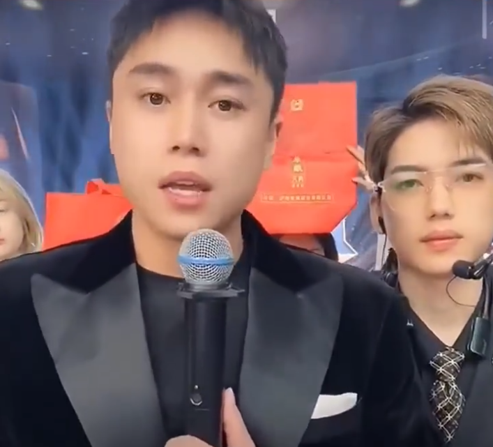 “反诈老陈”年收入31万上热搜,刘二狗回应机房人气质疑,就是有人眼红(图5)