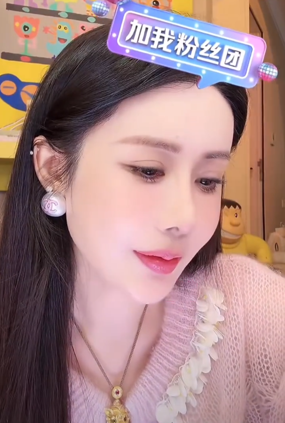 韦雪签约前夫陈平,不上班来养老?仙洋回应隐婚生子传闻,若有绝对公开!(图1)