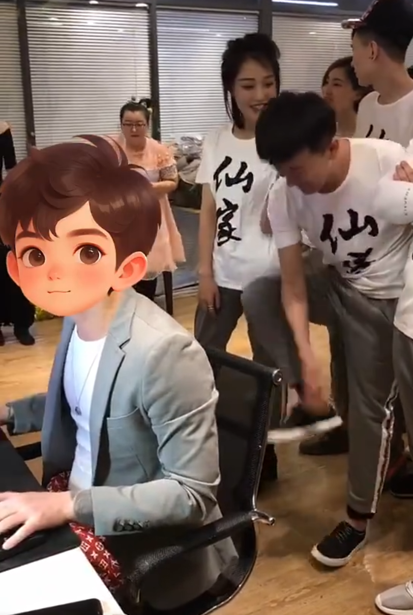 韦雪签约前夫陈平,不上班来养老?仙洋回应隐婚生子传闻,若有绝对公开!(图5)