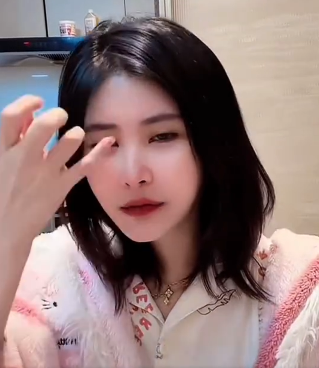 猫妹妹回应不回辛选，没法融进去，天佑吃回扣被“抓包”，开会批评月薪三万“保底”(图2)