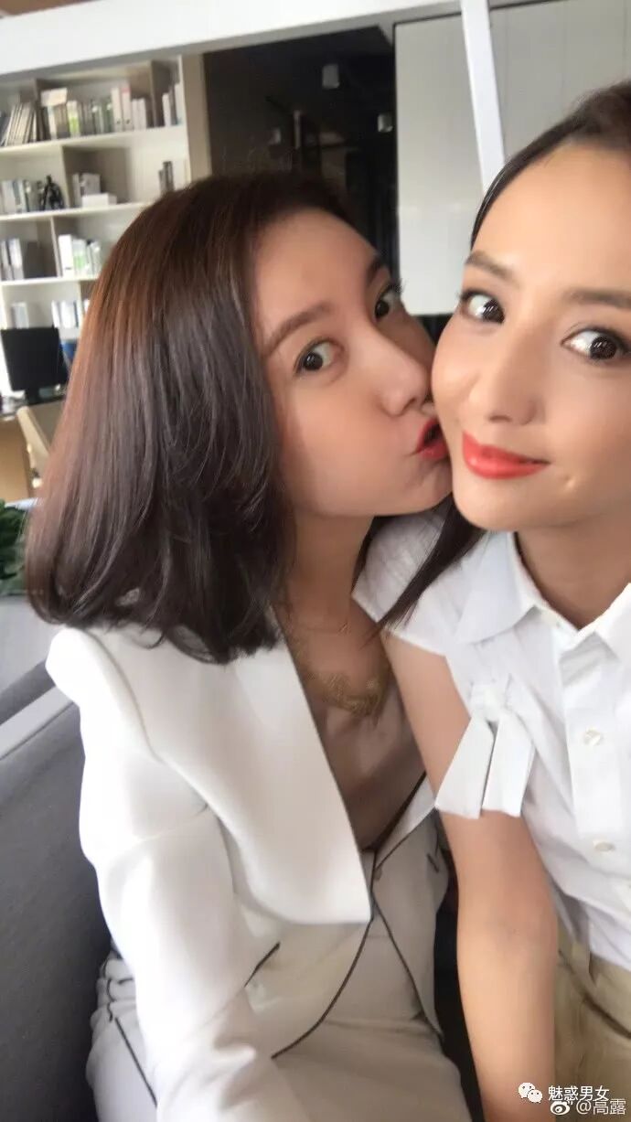 高露晒与佟丽娅合照，丫丫聊天截图回应，俩人聊天也太搞笑了(图4)