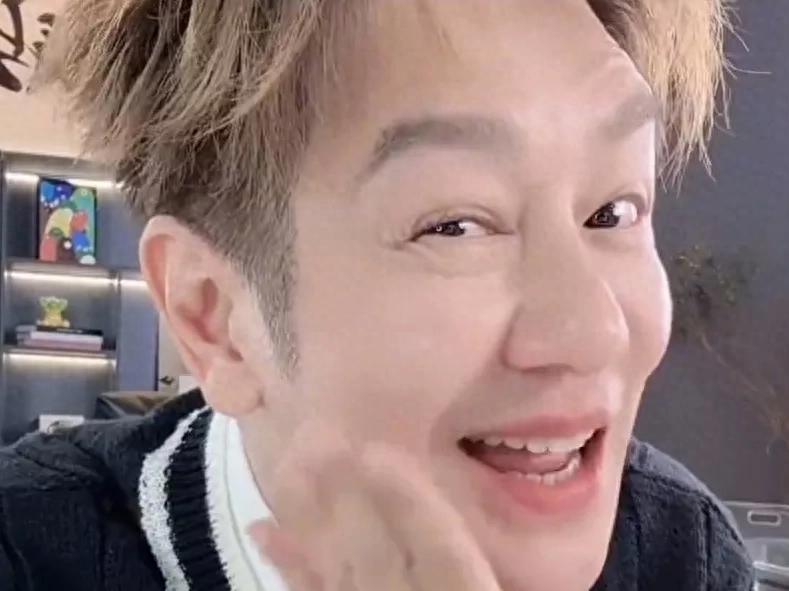 惊掉下巴！5位沉迷整容的男星：后遗症炸裂脸僵如蜡像！太可怕了(图1)