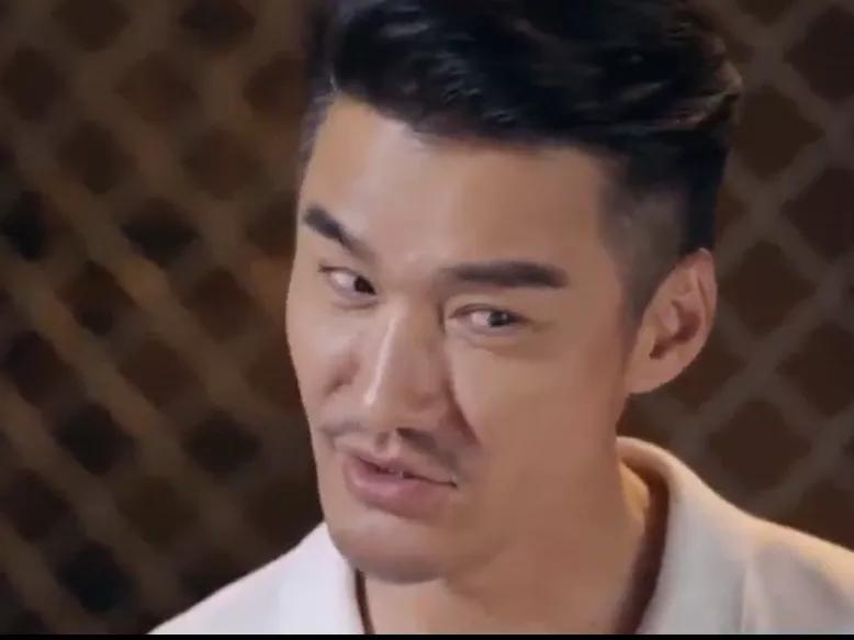 惊掉下巴！5位沉迷整容的男星：后遗症炸裂脸僵如蜡像！太可怕了(图3)