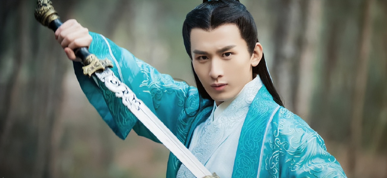 真的没整？靠整容翻身的5位男星，出道前后差距太大你知道吗(图10)