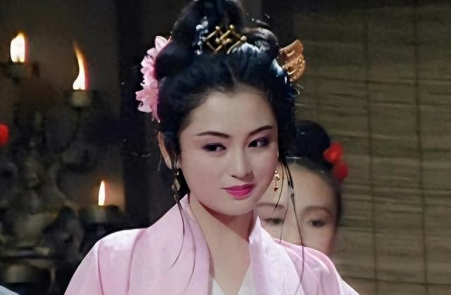 曹操杀吕布后把貂蝉送给关羽，为何貂蝉与关羽同处一晚后就自尽？(图1)