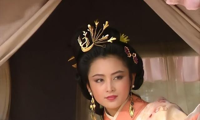 曹操杀吕布后把貂蝉送给关羽，为何貂蝉与关羽同处一晚后就自尽？(图4)