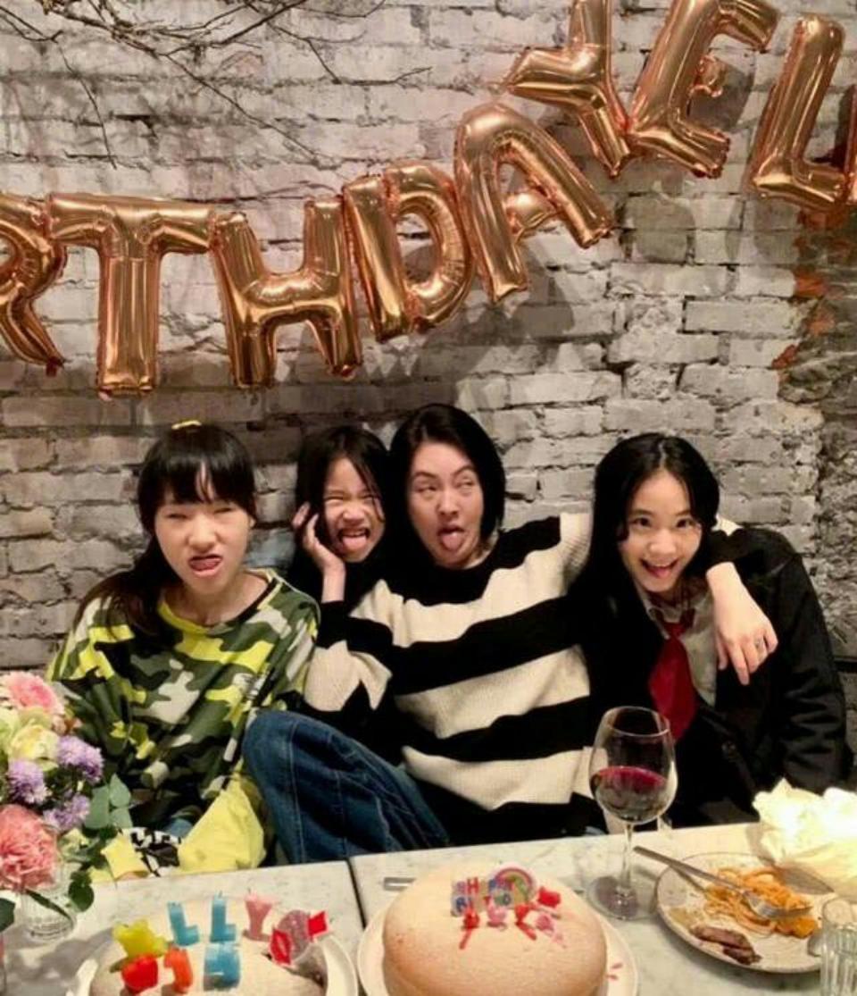 孩子成“照妖镜”?这6位明星整没整容,看孩子就知道了(图33)