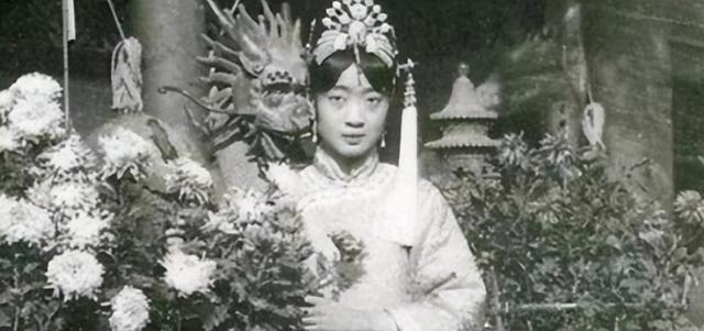 和皇后婉容有染的侍卫,靠着溥仪给的400大洋,如今子孙身价过亿(图6)