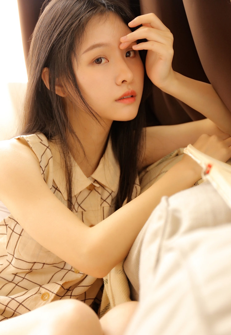 斗鱼人气主播阿冷生活写真照片第4张