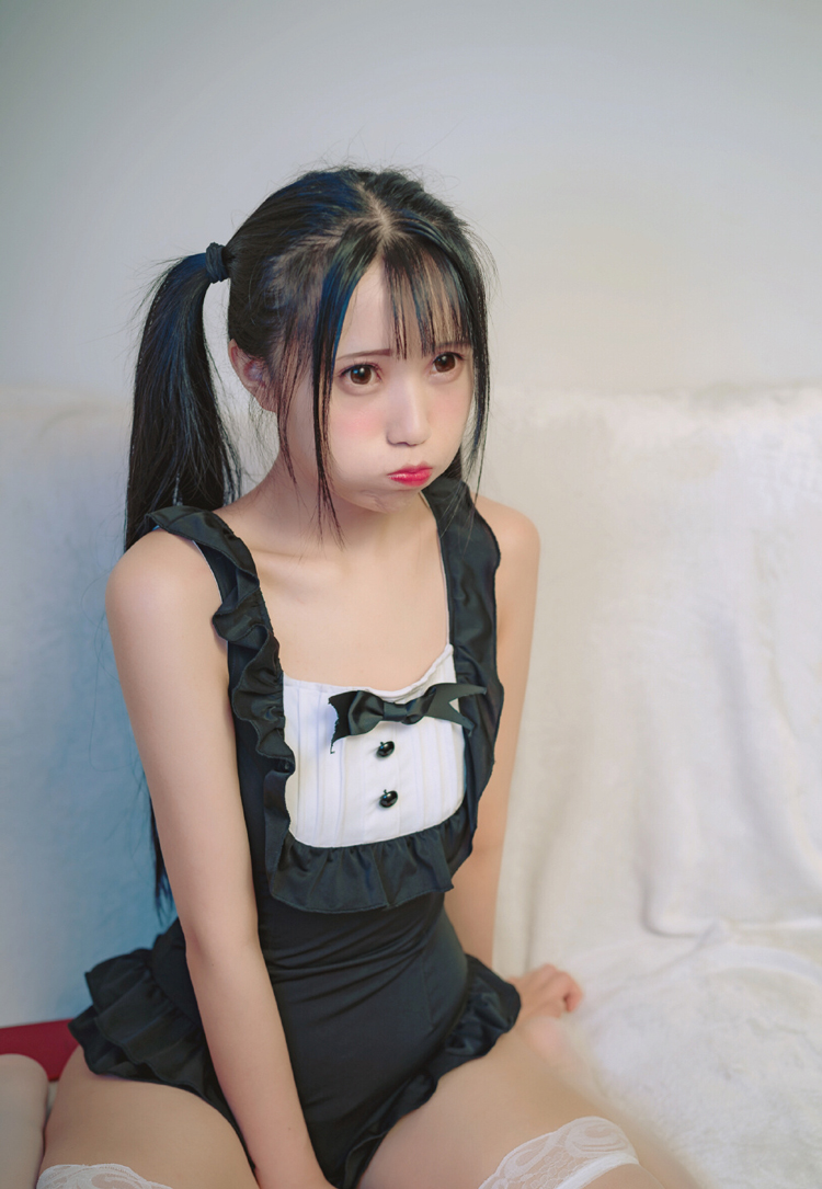 斗鱼二次元主播苏恩惠性感写真照片第4张