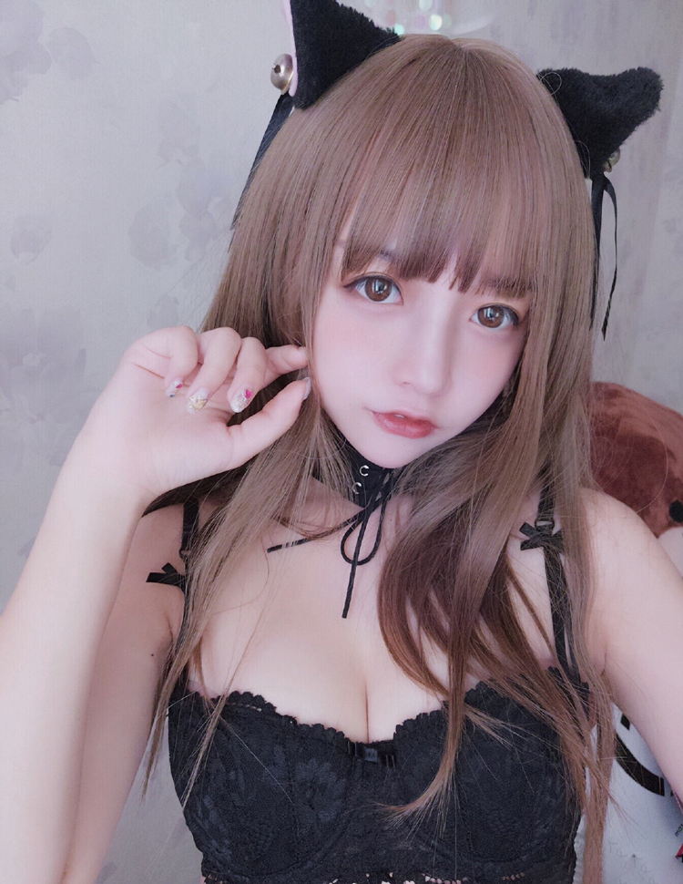 斗鱼二次元主播米线线sama性感写真照