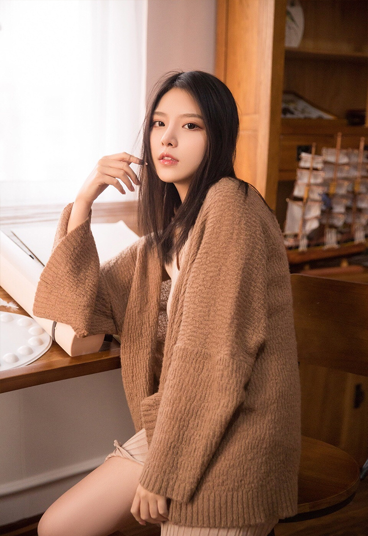 斗鱼人气主播丑人齐写真照片套图第6张