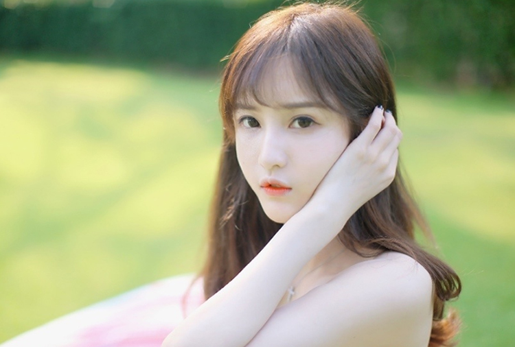 斗鱼人气主播皮皮宝宝清纯写真照片