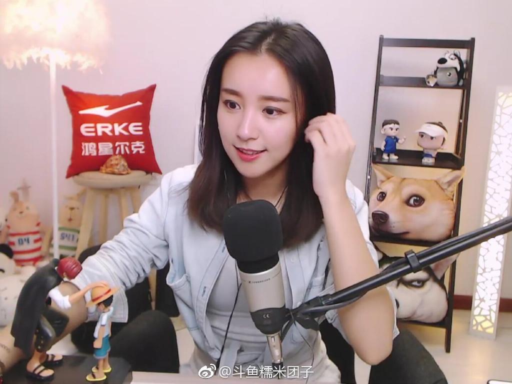 原斗鱼直播平台糯米团子Q生活照图集