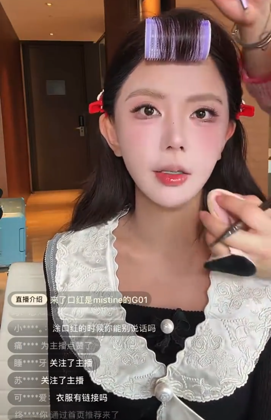 韩安冉被质疑短剧演技差，不服回应“至少我敢演”！王小国直播破防训粉：别拿我前任说事(图4)