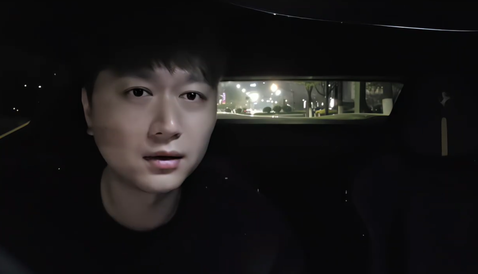 童锦程师傅跟我混的！不是我子圣天天哭！小酷称抬了他一把！当时他很难！(图1)