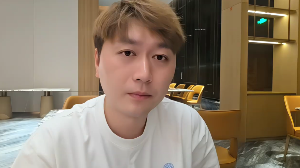大智跟在边上像打手！小酷谈大智对比大眼！和乔妹离婚、初恋分手遗憾！(图1)