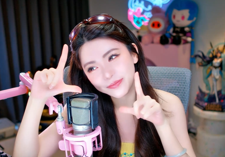 从小吃美貌红利!周淑怡回怼“普信女”质疑,颜值略有姿色还不错(图2)