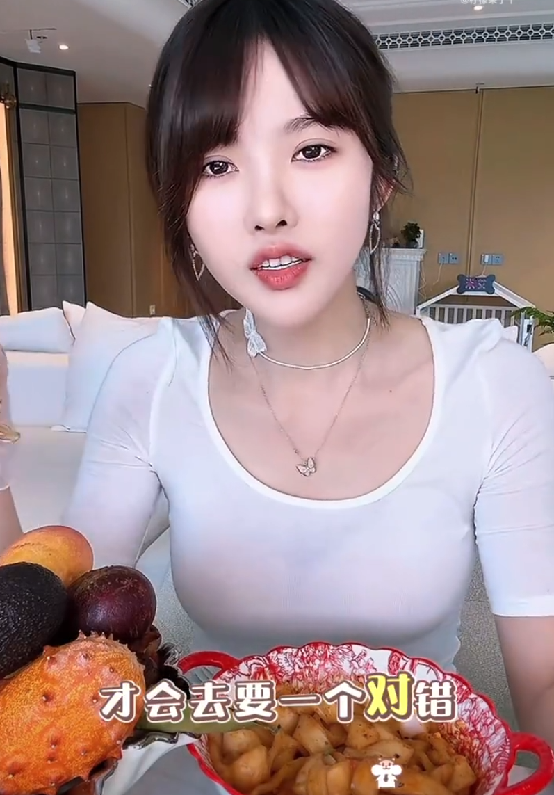 沈曼自曝一年打百针玻尿酸，挣得钱全在脸上！可乐前妻次惑小仙女自曝离婚净身出户？(图6)