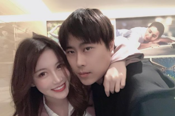 卢本伟新女友曝光?女网红“巴旦木”承认恋爱,绝口不提那个男人(图2)