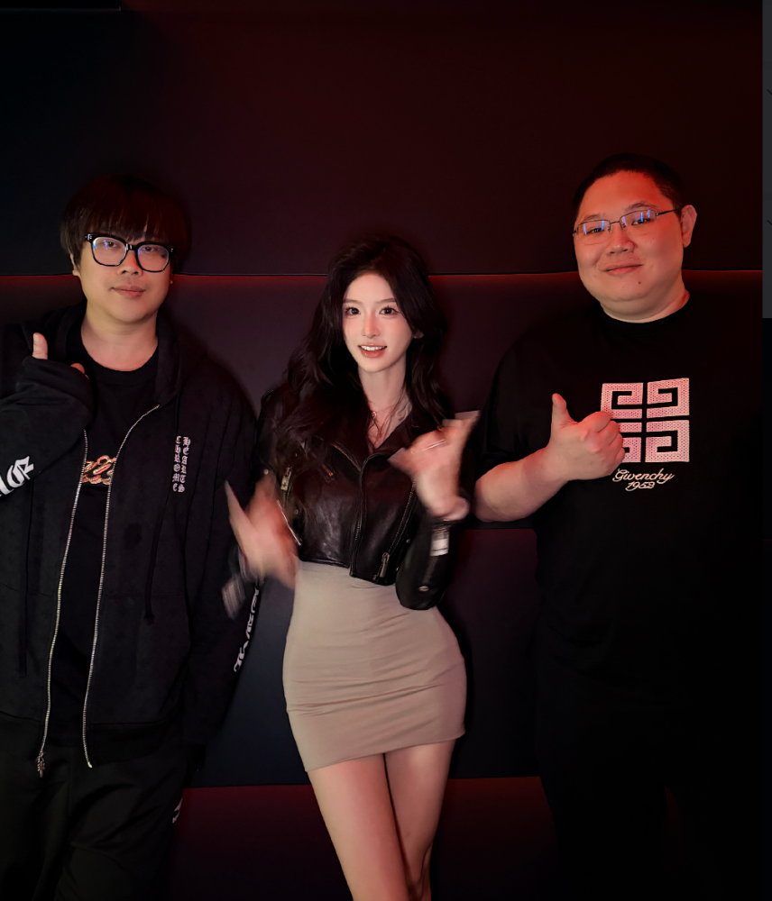 卢本伟新女友曝光?女网红“巴旦木”承认恋爱,绝口不提那个男人(图4)