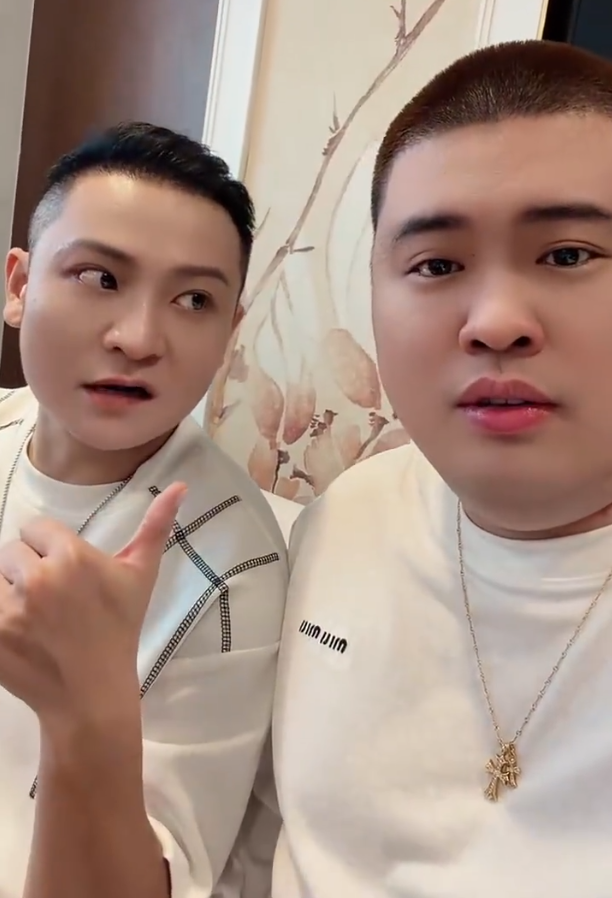 驴姐吐槽二子爷整容：兄弟变“二妹妹”?方丈吐槽自家粉丝“太寒酸”：拿不出手(图4)