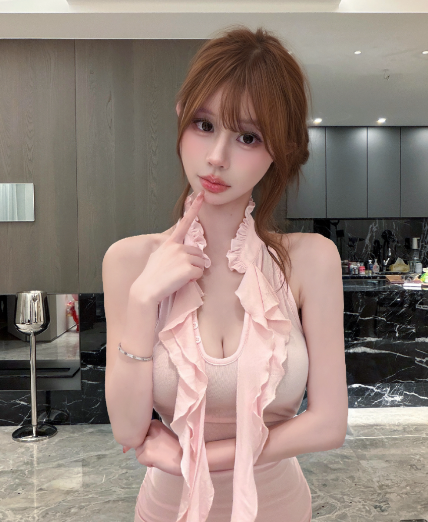 女主播复出频繁违规,停播三年已是“素人”,心态崩了当场痛哭(图4)